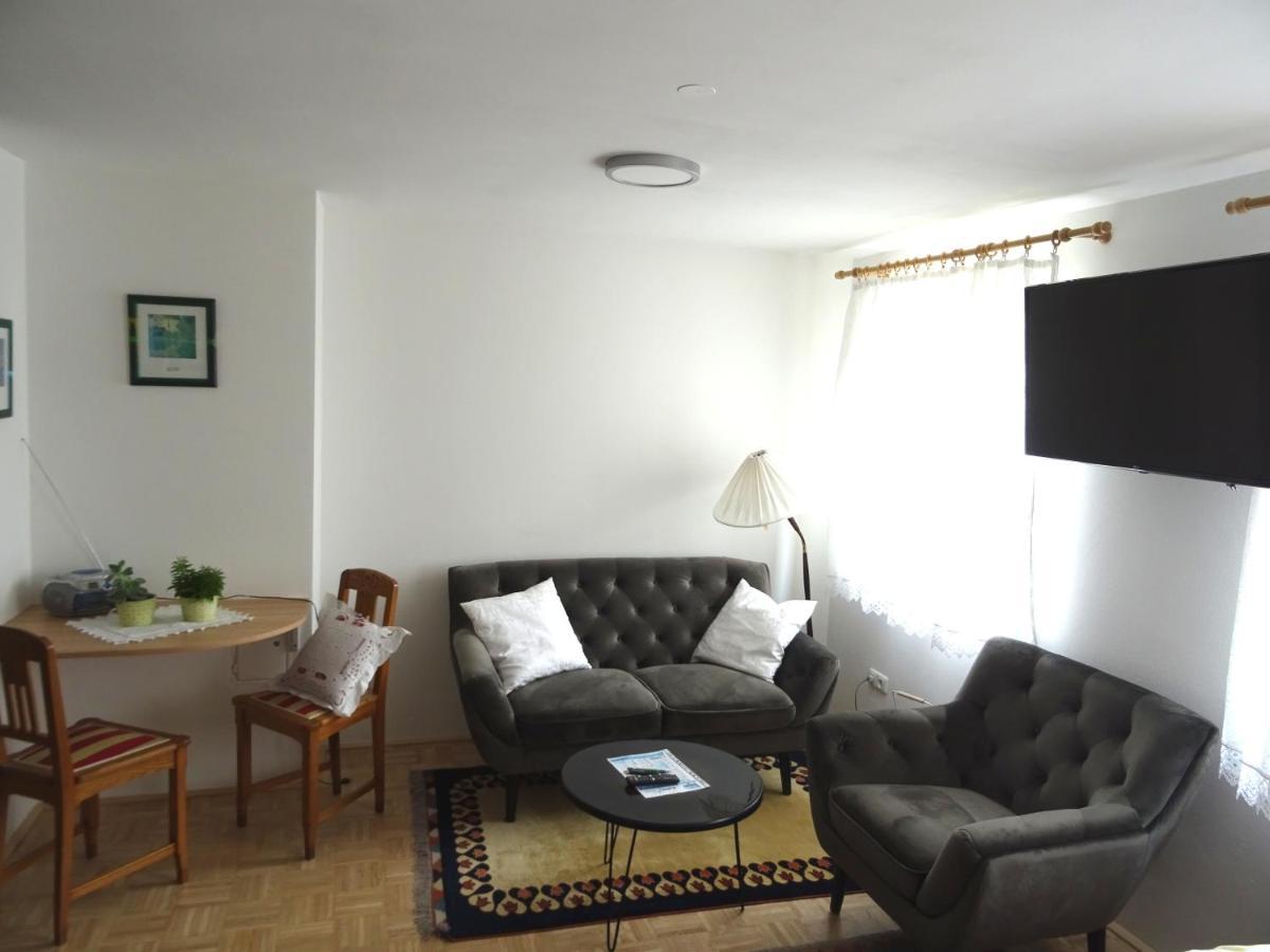 Homely Apartment In The Center With Garden View Gmunden Eksteriør billede