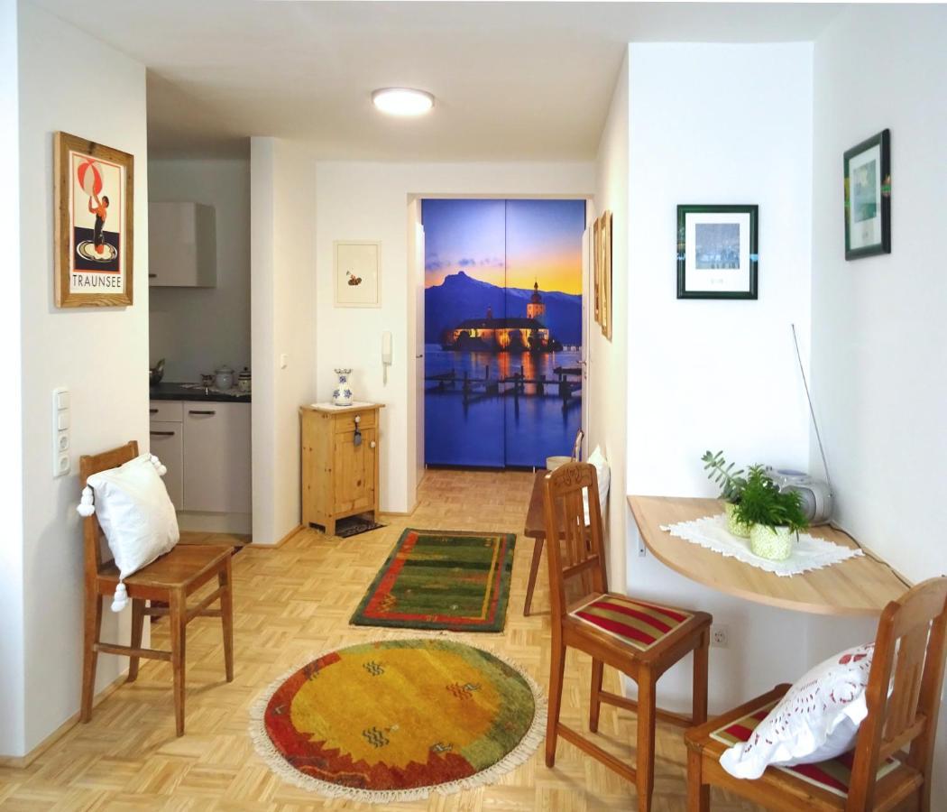 Homely Apartment In The Center With Garden View Gmunden Eksteriør billede